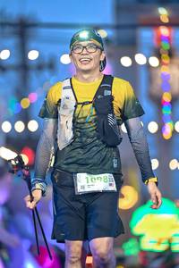 BIB: 1098
                            <button type="button" onclick="openModal(24885718)" class="btn btn-primary btn-sm float-right btn-popup" data-toggle="modal" data-target=".modal-high-quality">
                        <i class="fas fa-shopping-cart"></i> Add to Cart
                    </button>
                                            <button type="button" onclick="isThisMe(24885718, true)" class="btn btn-success btn-sm float-right btn-popup btn-isme hidden" data-toggle="tooltip" data-placement="bottom" title="นี่คือรูปของคุณใช่ไหม คลิกที่นี่เพื่อเอาเข้าอัลบั้ม">
                        <i class="fas fa-plus"></i> Add to album
                    </button>
                    <button type="button" onclick="isThisMe(24885718, false)" class="btn btn-warning btn-sm float-right btn-popup btn-isnotme hidden">
                        <i class="fas fa-ban"></i> Remove from album
                    </button>